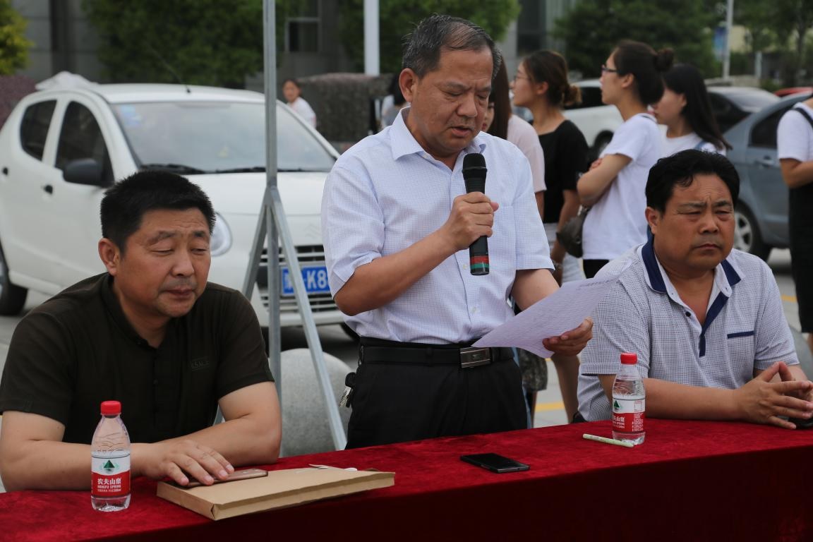我校成功舉辦“與人生對(duì)話―我的中國(guó)夢(mèng)”  系列校園
