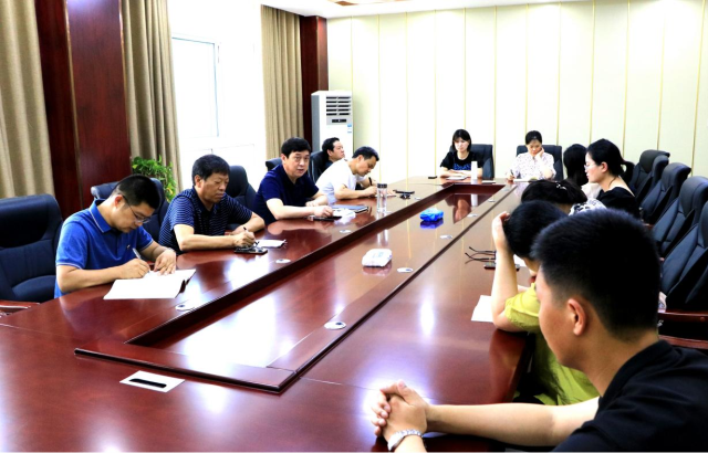 周口幼師校長(zhǎng)于秀邦同志為支部黨員上黨課