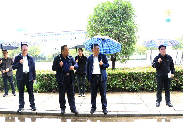 市、區(qū)領(lǐng)導(dǎo)蒞臨周口幼師督導(dǎo)文明城市創(chuàng)建工作