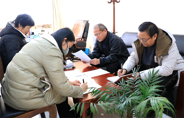 周口幼師組織全體黨員 學(xué)習(xí)貫徹黨的十九屆六中全會精神