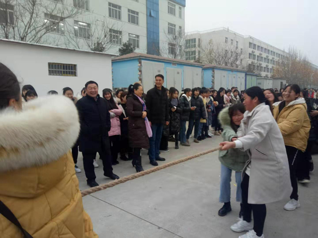 凝心聚力 團(tuán)結(jié)拼搏 ---- 周口幼師19級拔河比賽圓滿落幕